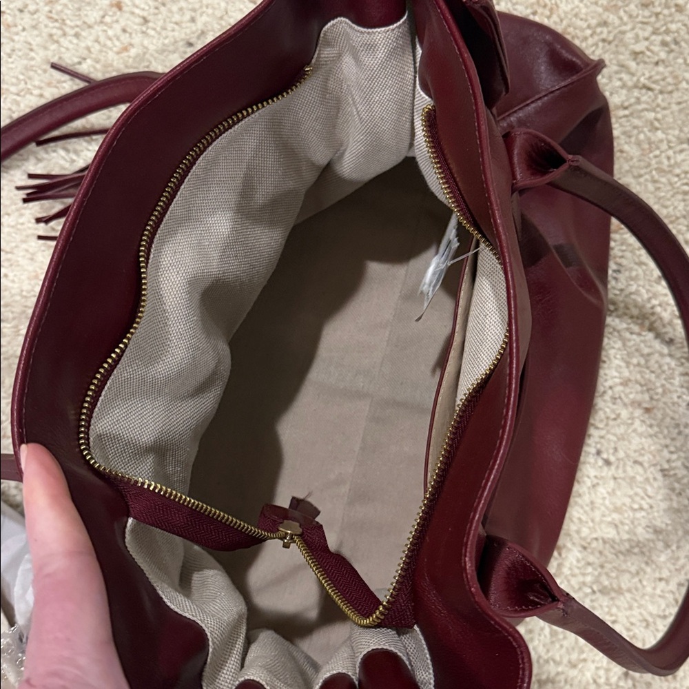 Arezzo Chic Maroon Leather Shoulder Bag with Gold Accent - Picture 15 of 16